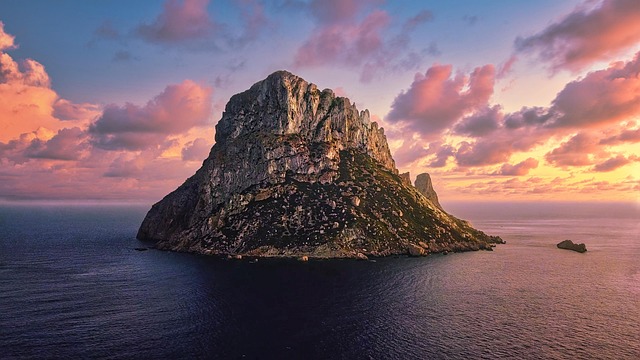 De natuur van Ibiza: Ontdek het eiland vanaf het water
